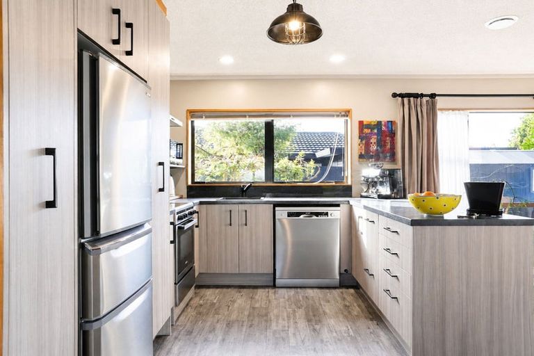 Photo of property in 67 Bowen Street, Cambridge, 3434