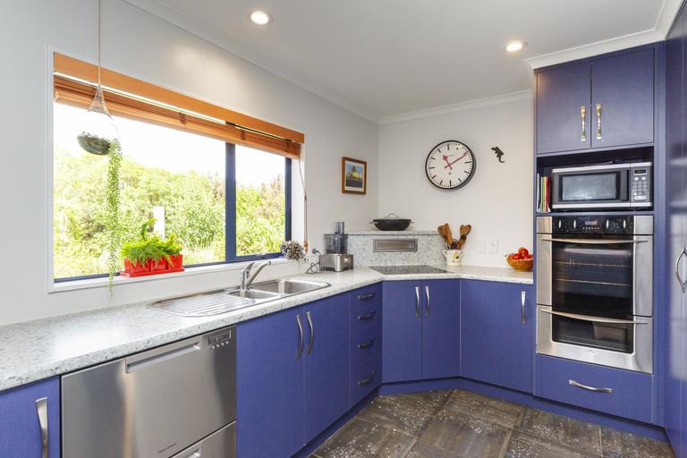 Photo of property in 57 Waicola Drive, Fitzherbert, Palmerston North, 4471