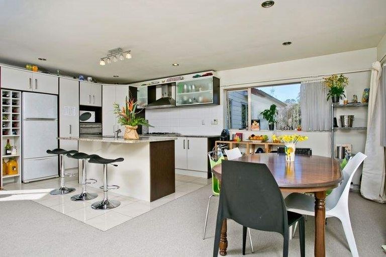 Photo of property in 14c Baulcomb Parade, Windsor Park, Auckland, 0632