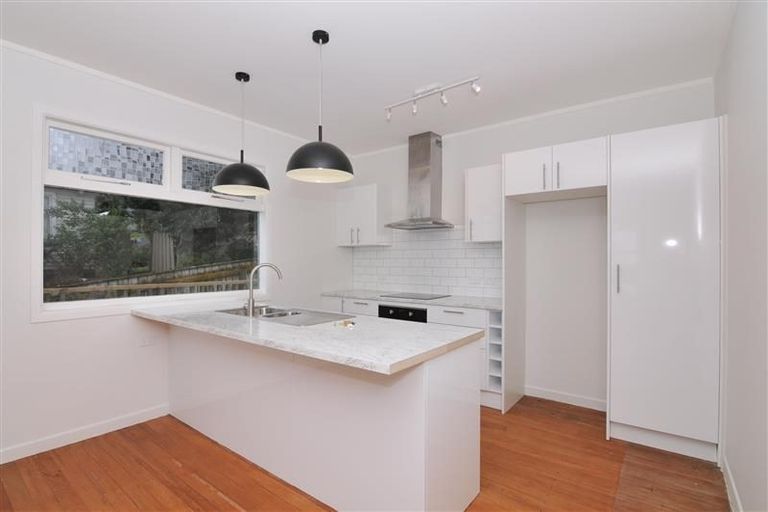 Photo of property in 50 Seddon Street, Waikanae, 5036