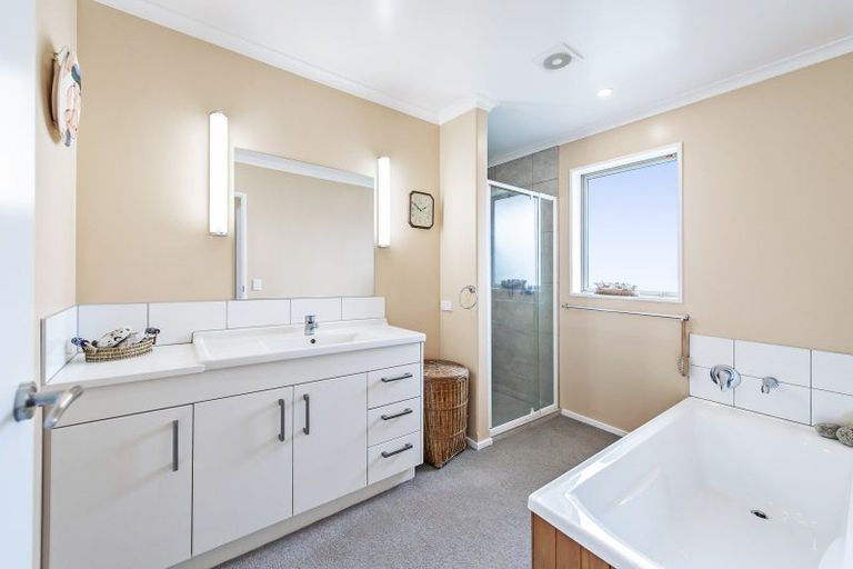 Photo of property in 38 Beachvale Drive, Kaiapoi, 7630