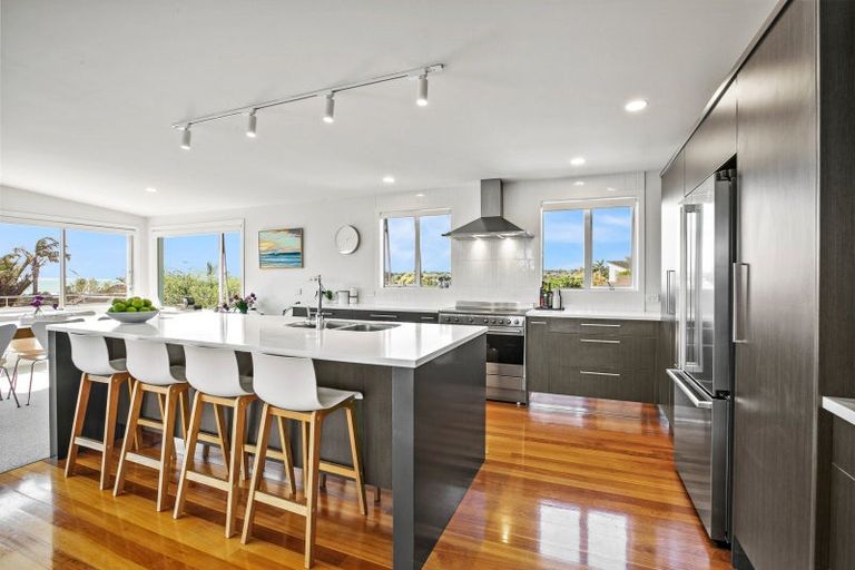 Photo of property in 17b Shearer Drive, Oakura, 4314