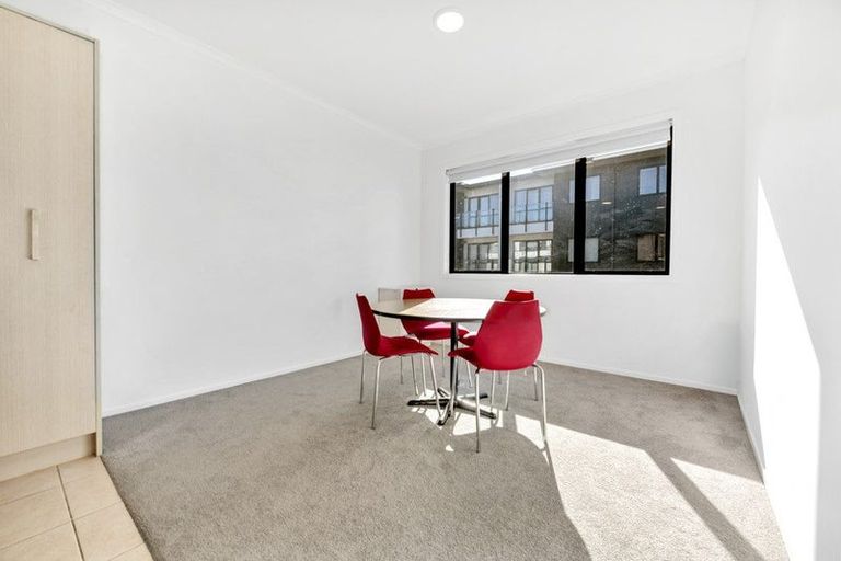 Photo of property in 10/11 Carlos Drive, Flat Bush, Auckland, 2016