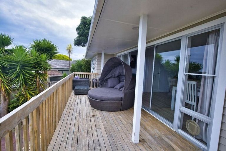 Photo of property in 22 Danbury Drive, Torbay, Auckland, 0630