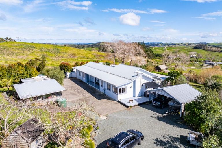 Photo of property in 956 Oneriri Road, Kaiwaka, 0573