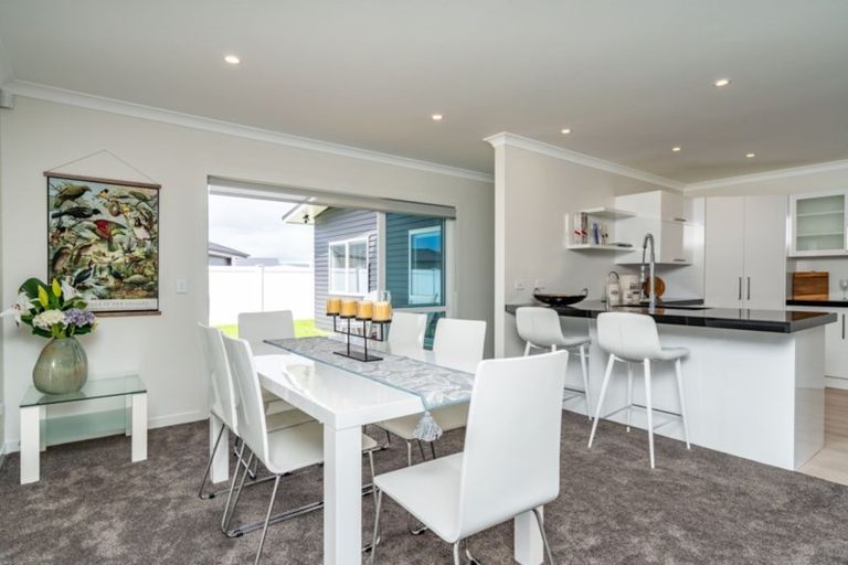 Photo of property in 43 Stace Hopper Drive, One Tree Point, 0118