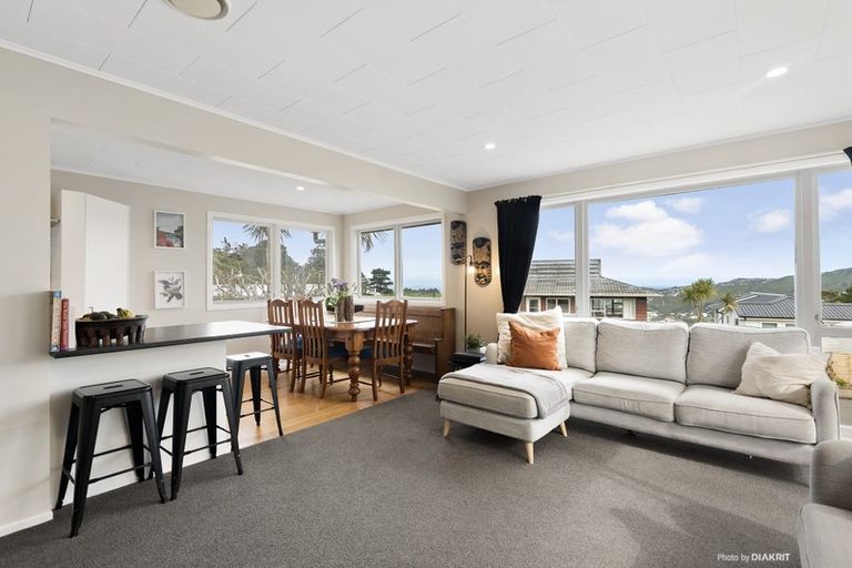 Photo of property in 11 Middlesex Place, Northland, Wellington, 6012