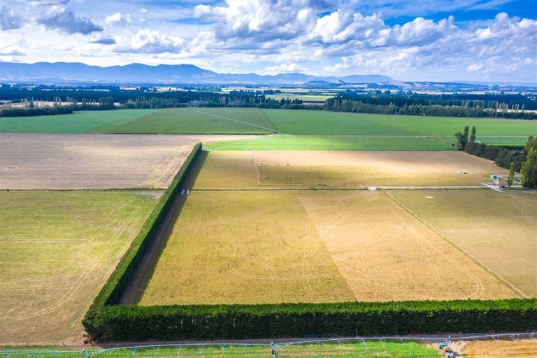 Photo of property in 1009 Wolffs Road, West Eyreton, Rangiora, 7476