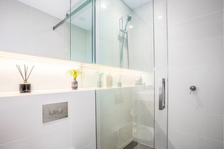 Photo of property in Clyde Quay Wharf, 1/7b Clyde Quay Wharf, Te Aro, Wellington, 6011