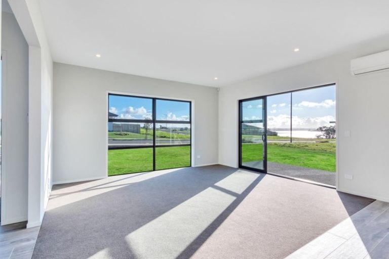 Photo of property in 24 Dame Nganeko Drive, Glenbrook, 2681