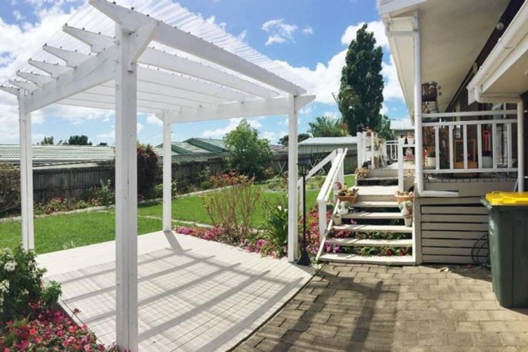 Photo of property in 3/165a Colwill Road, Massey, Auckland, 0614