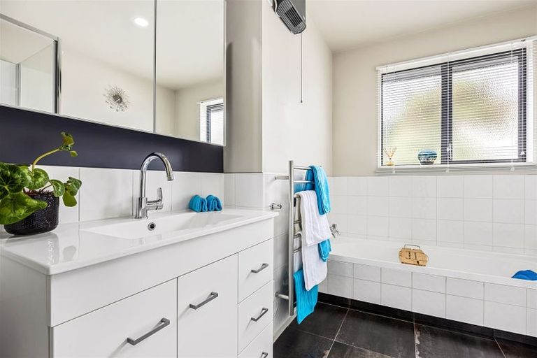 Photo of property in 6 Olivea Place, Oxford, 7430