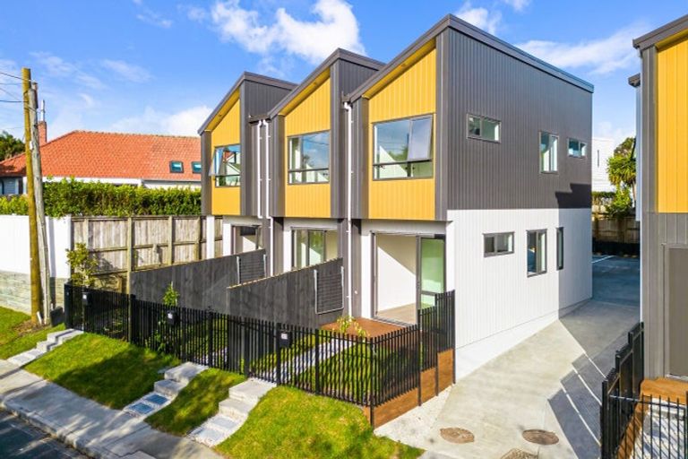 Photo of property in 5/12 Fraser Road, Narrow Neck, Auckland, 0624