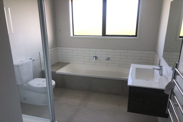 Photo of property in 6 Albatross Lane, Welcome Bay, Tauranga, 3112