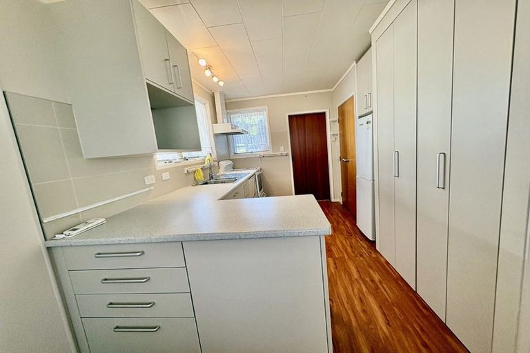 Photo of property in 1 Finchley Road, Torbay, Auckland, 0632