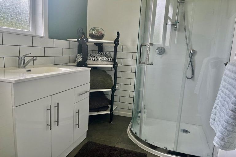 Photo of property in 15 Wiremu Place, Blagdon, New Plymouth, 4310