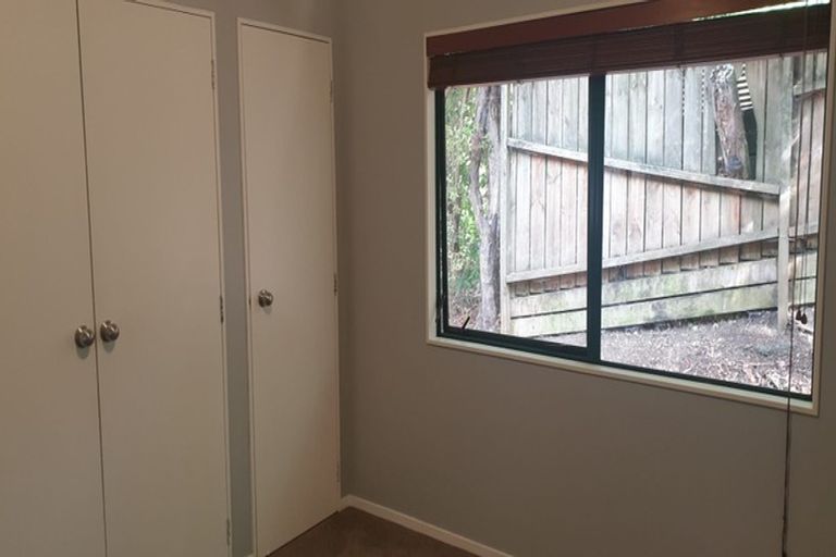 Photo of property in 2/21 Contessa Drive, Glenfield, Auckland, 0629