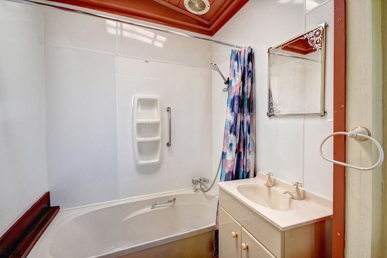 Photo of property in 25 Nicholson Street, Forbury, Dunedin, 9012