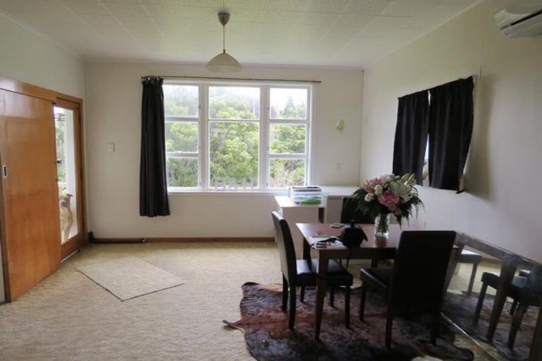 Photo of property in 43 Waiwaka Terrace, Strandon, New Plymouth, 4312