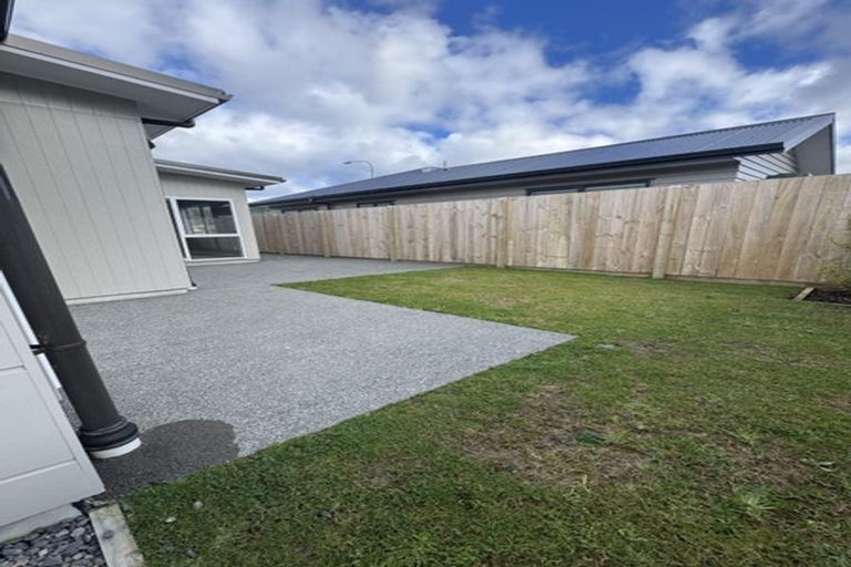Photo of property in 16 Harry Martin Lane, Wainuiomata, Lower Hutt, 5014