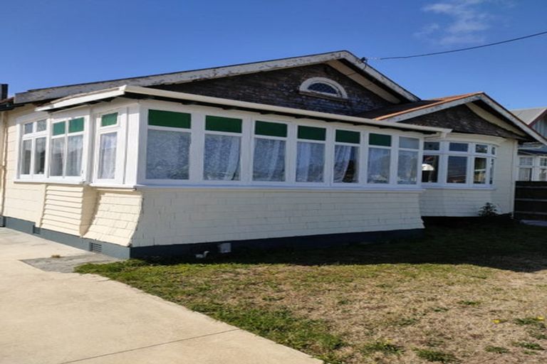 Photo of property in 145 Rongotai Road, Kilbirnie, Wellington, 6022