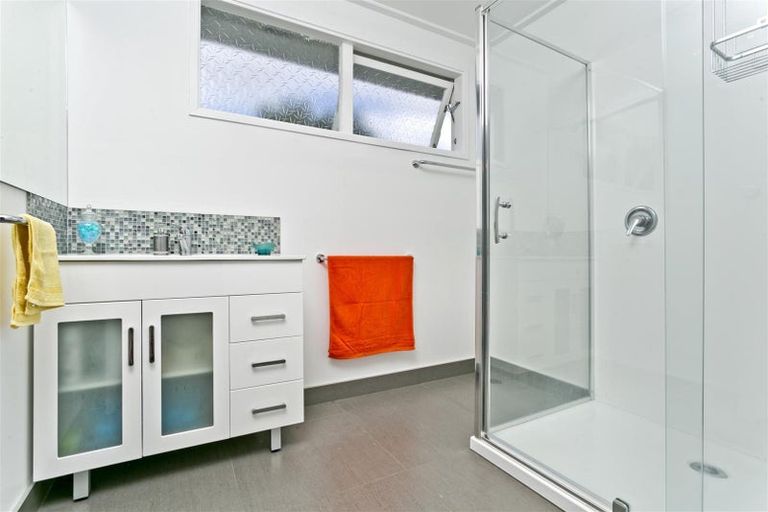 Photo of property in 46 Richards Avenue, Forrest Hill, Auckland, 0620