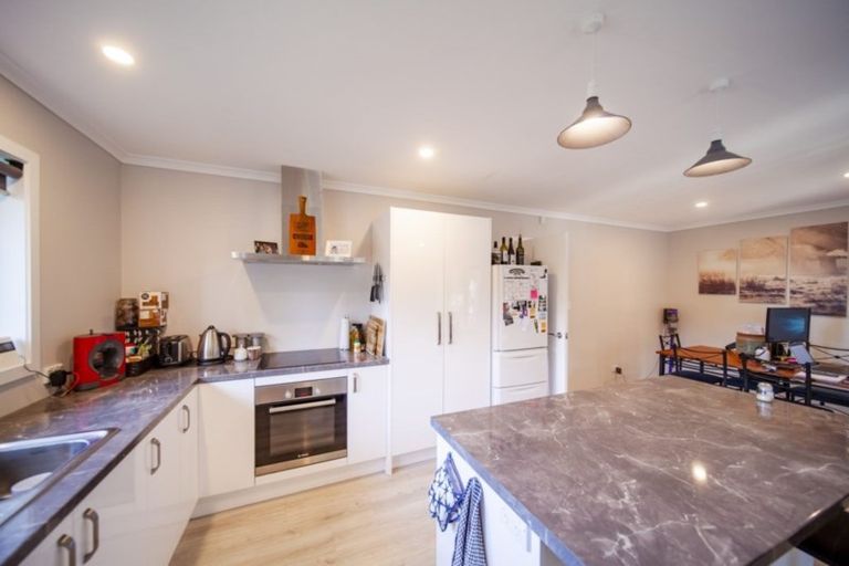 Photo of property in 5 Windsor Road, Waipawa, 4210