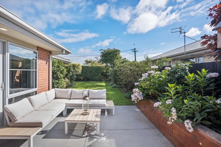 Photo of property in 31a Mataroa Place, Parklands, Christchurch, 8083