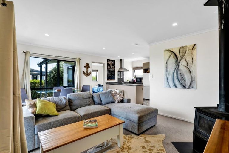 Photo of property in 10 Rosemount Road, Waverley, 4591