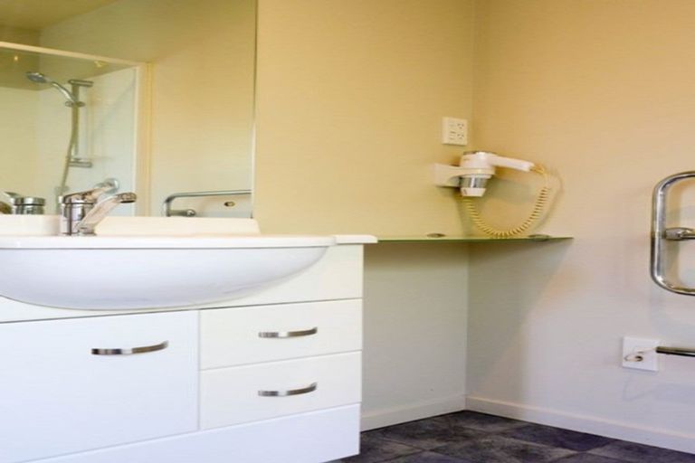 Photo of property in 1 Hillview Place, Amberley, 7410