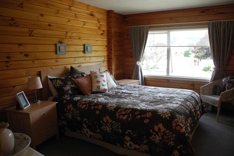 Photo of property in 14-16 Cameron Street, Waimate, 7924