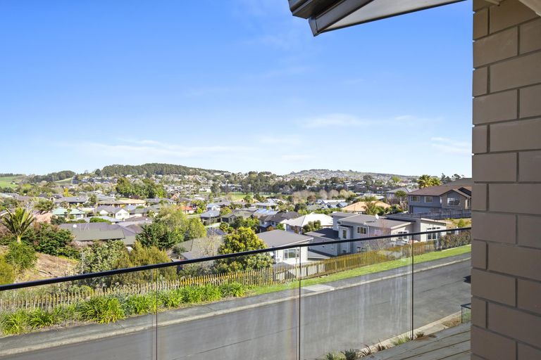 Photo of property in 2 Valley Heights Lane, Pukekohe, 2120