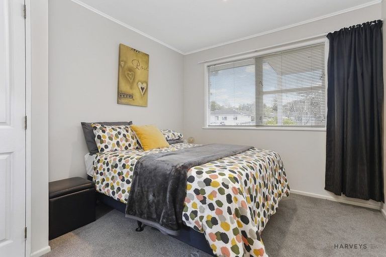 Photo of property in 45 Castleford Street, Green Bay, Auckland, 0604