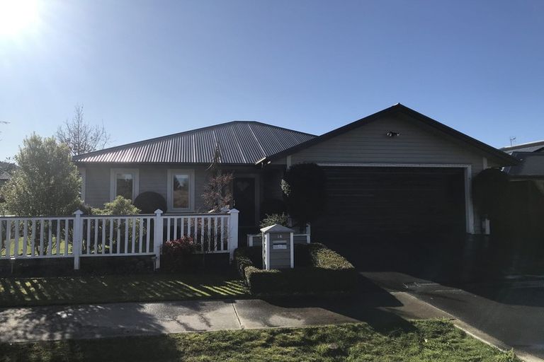 Photo of property in 16 Hakatere Road, Pegasus, 7612