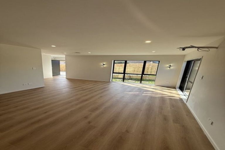 Photo of property in 44b Orams Road, Hillpark, Auckland, 2102