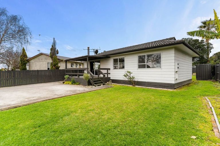 Photo of property in 6 Stoll Place, Clendon Park, Auckland, 2103