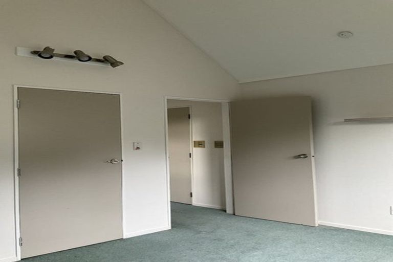 Photo of property in 14 Curacao Place, Grenada Village, Wellington, 6037