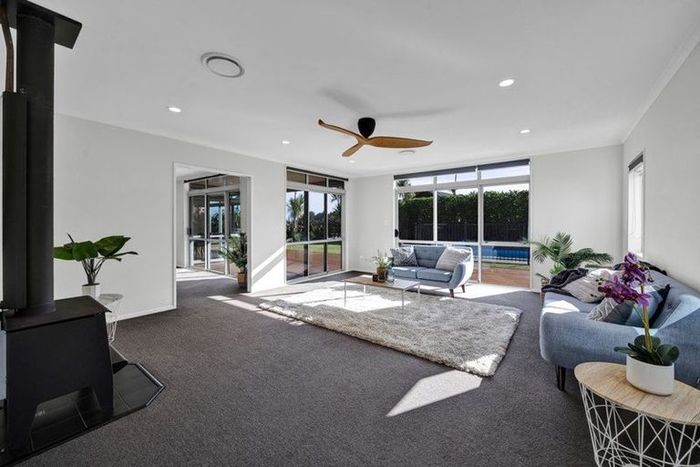 Photo of property in 9a Dolphin Parade, Bell Block, New Plymouth, 4312