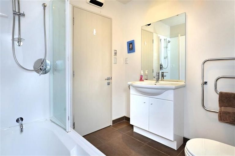 Photo of property in 90b Mandeville Street, Riccarton, Christchurch, 8011