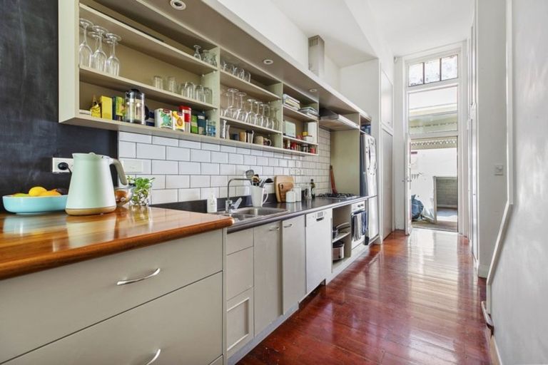 Photo of property in 2/245 Adelaide Road, Newtown, Wellington, 6021