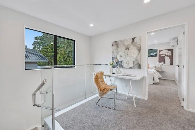 Photo of property in 25c Lavery Place, Sunnynook, Auckland, 0632