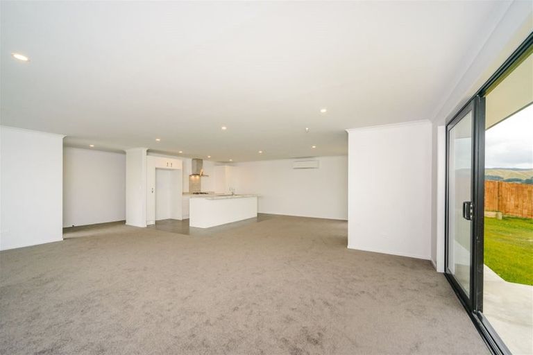 Photo of property in 154b Pacific Drive, Fitzherbert, Palmerston North, 4410