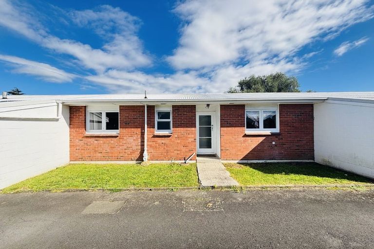 Photo of property in 2/76 Settlement Road, Papakura, 2110