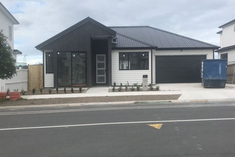 Photo of property in 27 Craigs Way, Hobsonville, Auckland, 0616