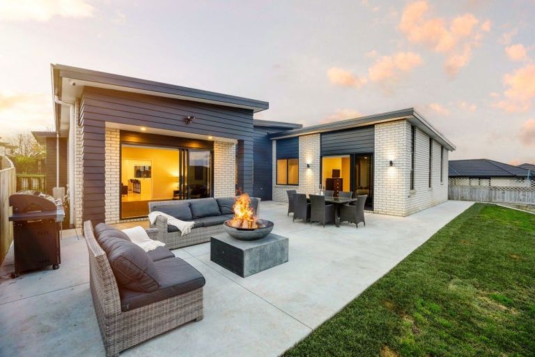 Photo of property in 10 Kapua Crescent, Rototuna North, Hamilton, 3210