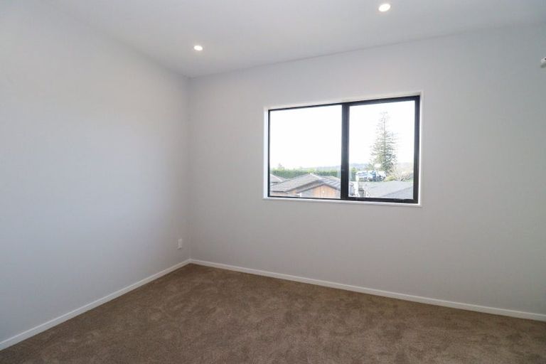 Photo of property in 21 Farranfore Road, Opaheke, Papakura, 2113