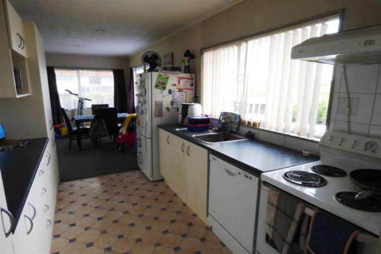 Photo of property in 32 Mcneil Street, Balclutha, 9230