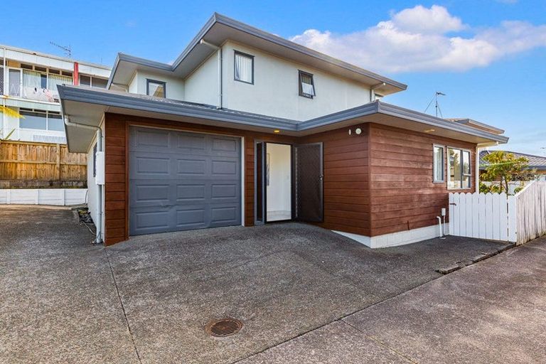 Photo of property in 217a Onewa Road, Birkenhead, Auckland, 0626
