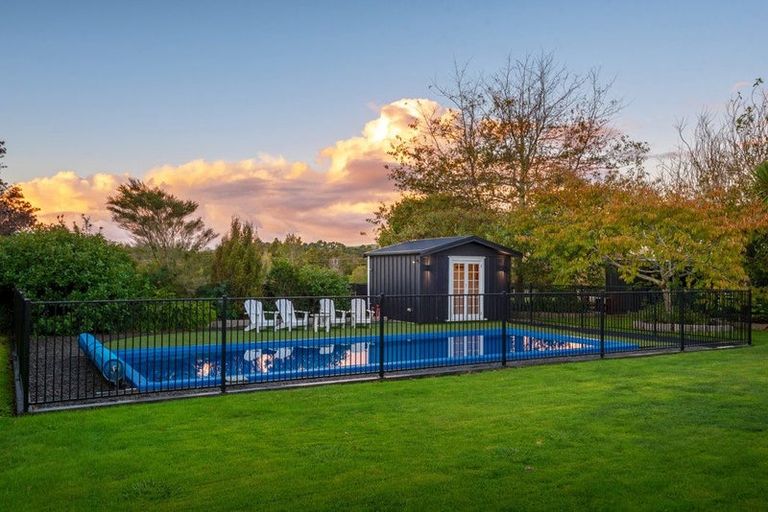 Photo of property in 1343 Kahikatea Flat Road, Kaukapakapa, 0871