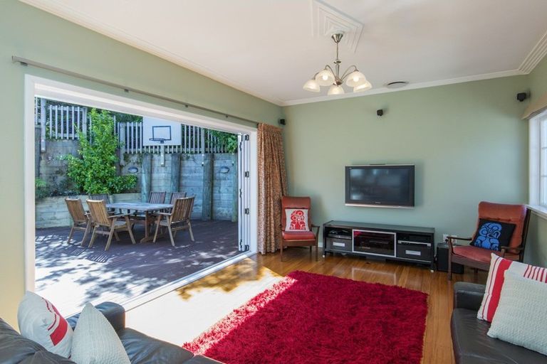 Photo of property in 28 Cashmere Avenue, Khandallah, Wellington, 6035